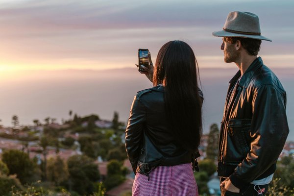 Peut-on trouver une location de vacances en Provence avec des ateliers de cuisine et des visites de marchés locaux?